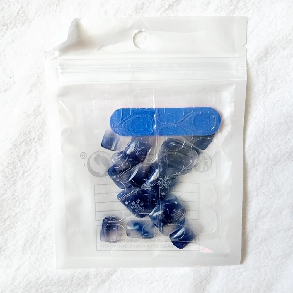 24 Pieces Fake press on nails